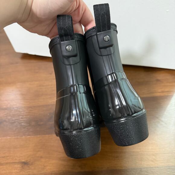 Hunter NWOT Refined Low Heel Biker Rubber Chelsea Rain Boots Outdoors Black Sz 7 - Picture 8 of 8